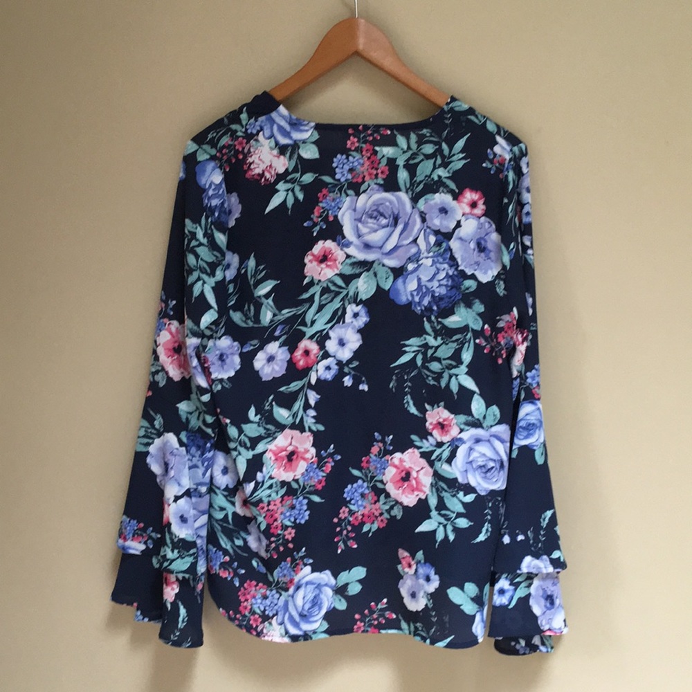 Navy Floral Faux Wrap Bell Sleeve Blouse Size M - Picture 4 of 6